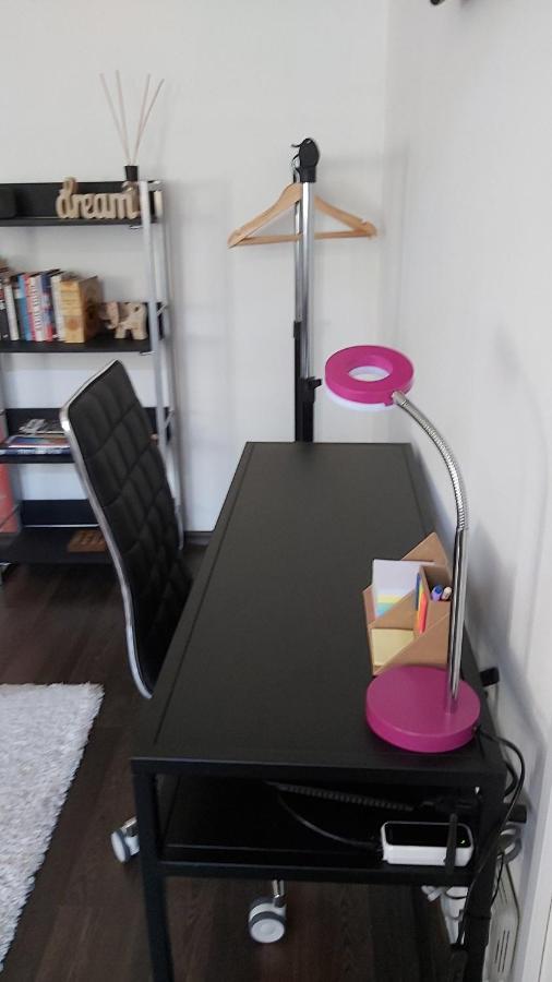 City Center Minimalist Apartment 拉迪亚 外观 照片