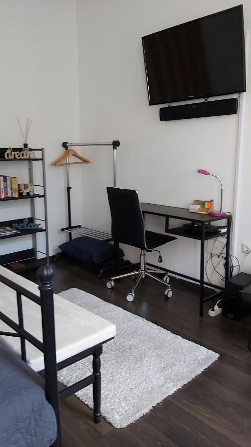 City Center Minimalist Apartment 拉迪亚 外观 照片